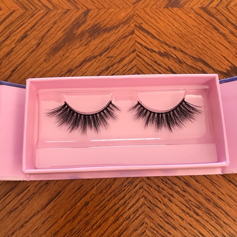*Exclusive* Lunar Beauty Faux Mink Lashes in Flare